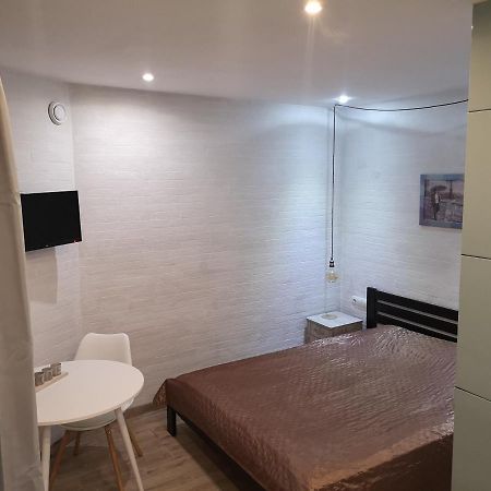 Freedom Apartment On Bazarna Str Лвив Екстериор снимка