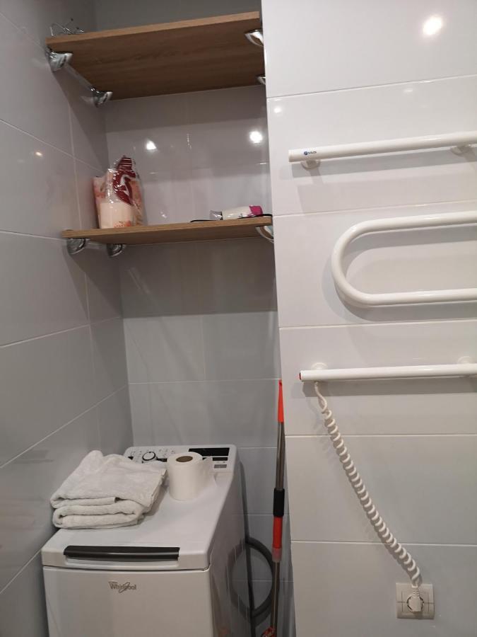 Freedom Apartment On Bazarna Str Лвив Екстериор снимка