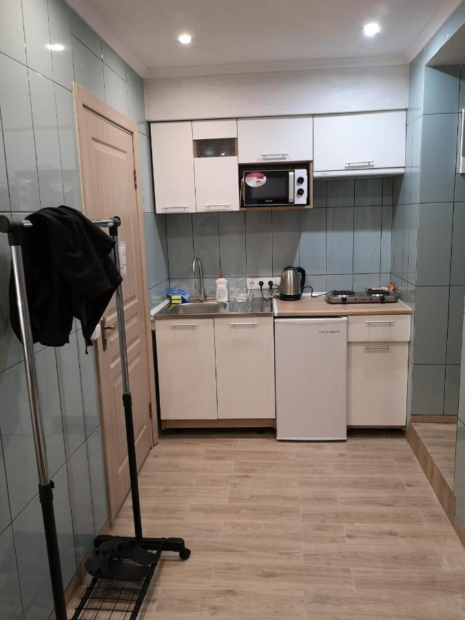 Freedom Apartment On Bazarna Str Лвив Екстериор снимка