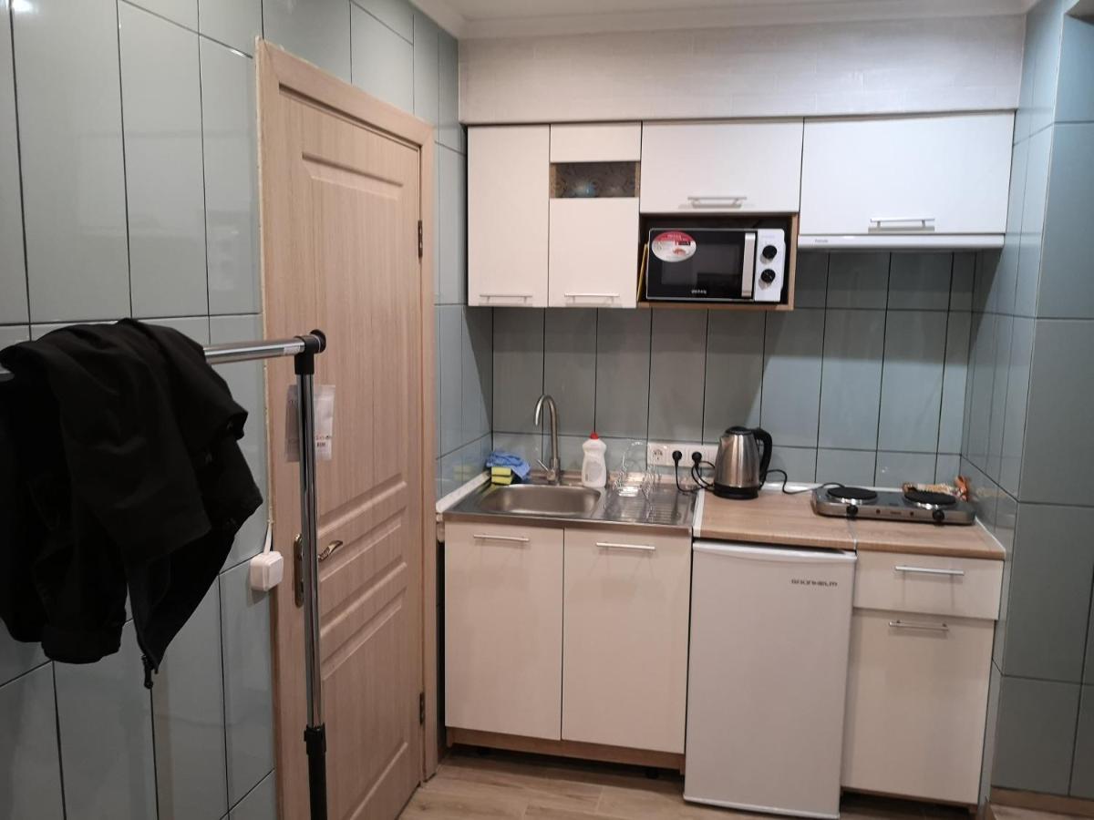 Freedom Apartment On Bazarna Str Лвив Екстериор снимка
