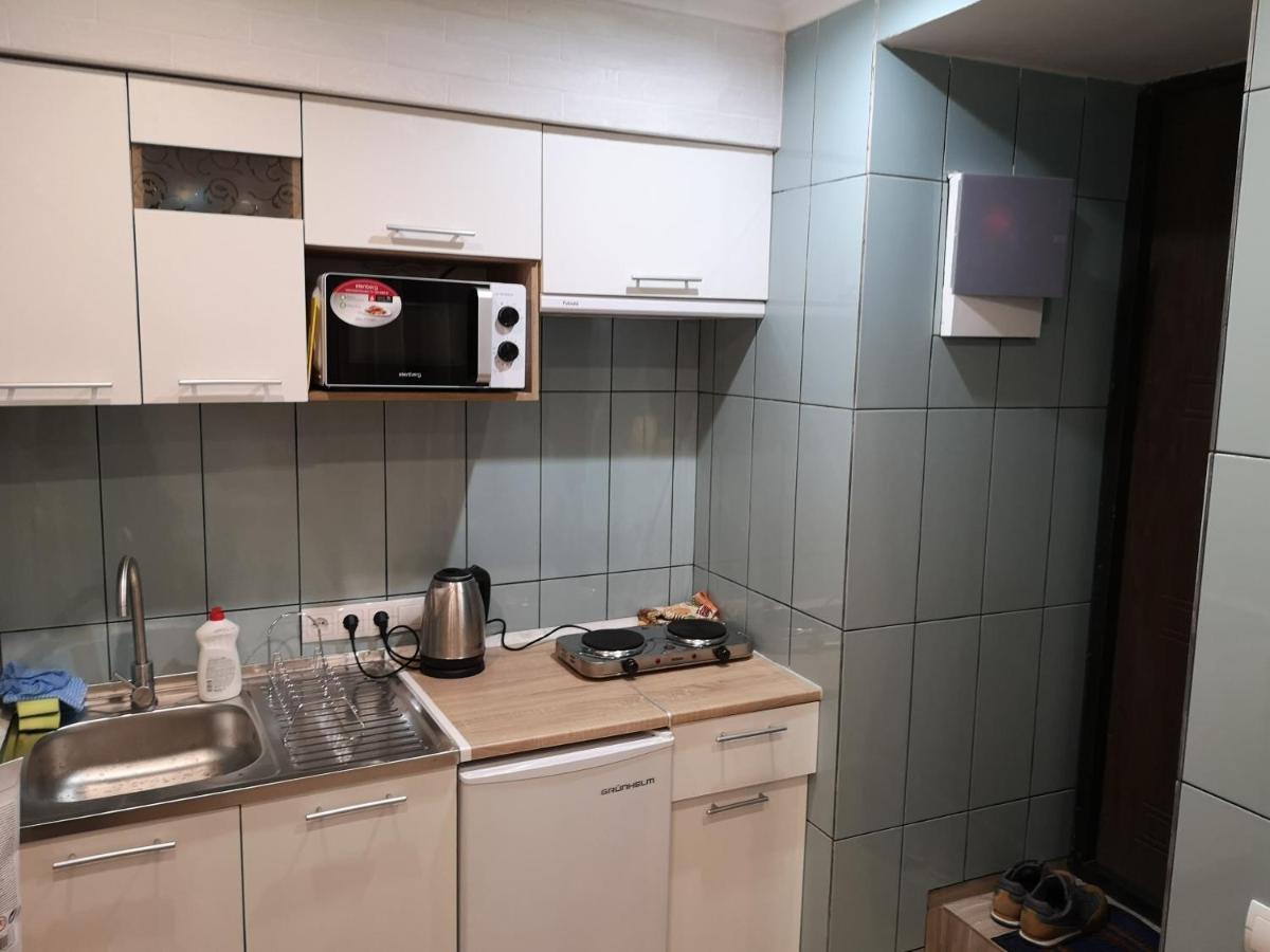 Freedom Apartment On Bazarna Str Лвив Екстериор снимка